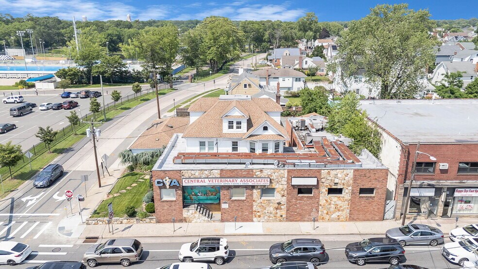 More Photos Of 73 W Merrick Rd, Valley Stream Veterinarian Kennel For Sale