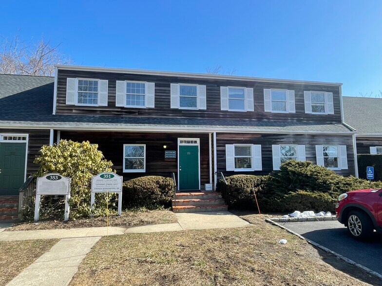 More Photos Of 349 Meeting House Ln, Southampton Healthcare For Lease