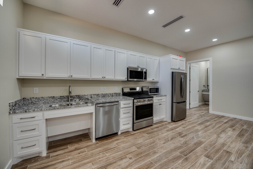 More Photos Of 1714 N FM 1788, Midland Warehouse For Lease