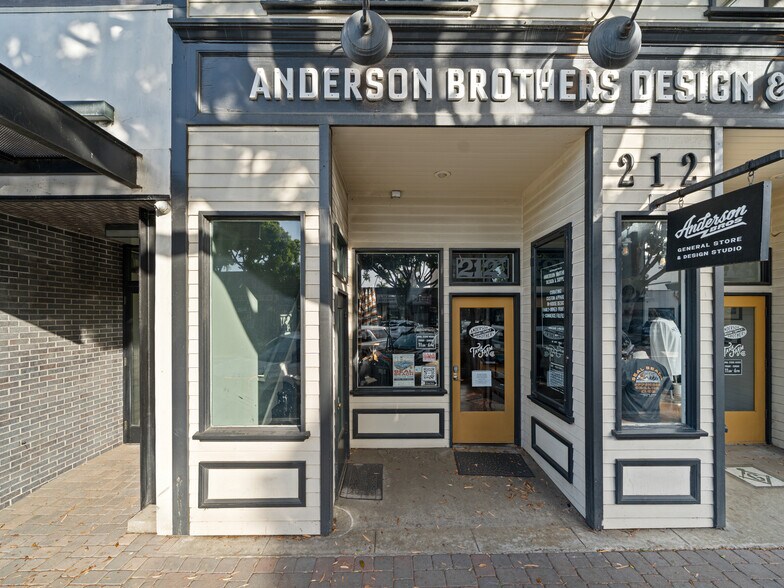 Primary Photo Of 212 Main St, Seal Beach Office Residential For Lease