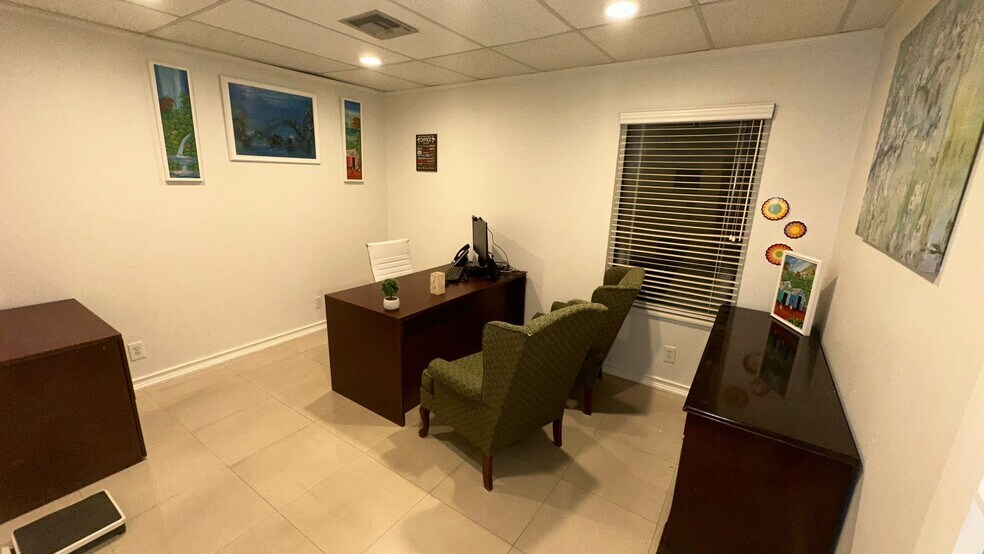 More Photos Of 7800 W Oakland Park Blvd, Sunrise Medical For Sale