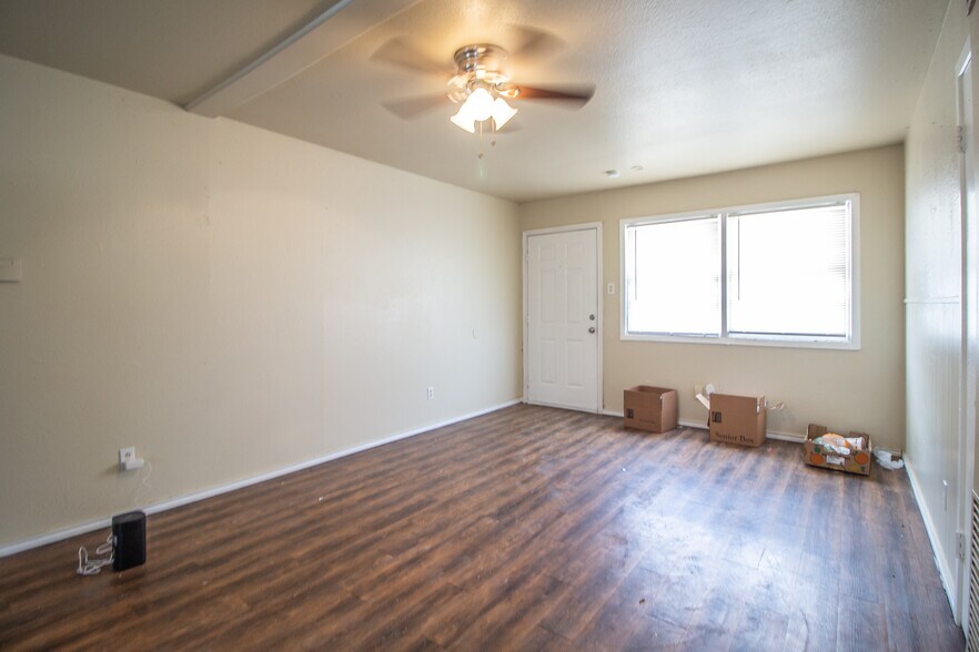 More Photos Of 2715 E 2nd St, Lubbock Apartments For Sale