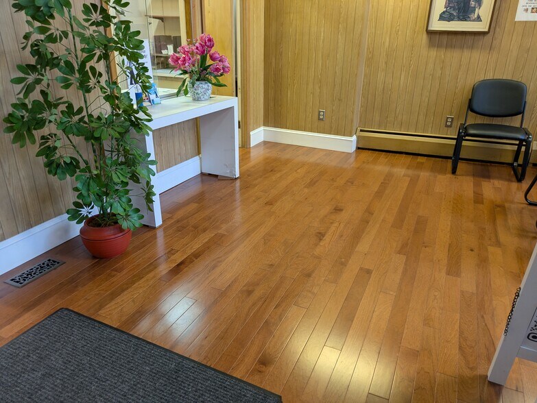 More Photos Of 848 W 36th St, Baltimore Medical For Lease