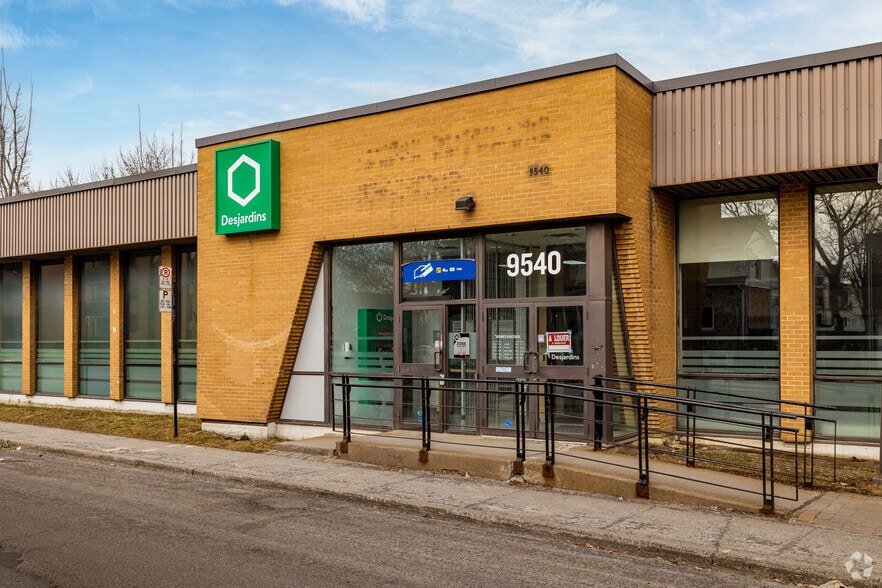 More Photos Of 9540 Rue Hochelaga, Montréal Bank For Sale