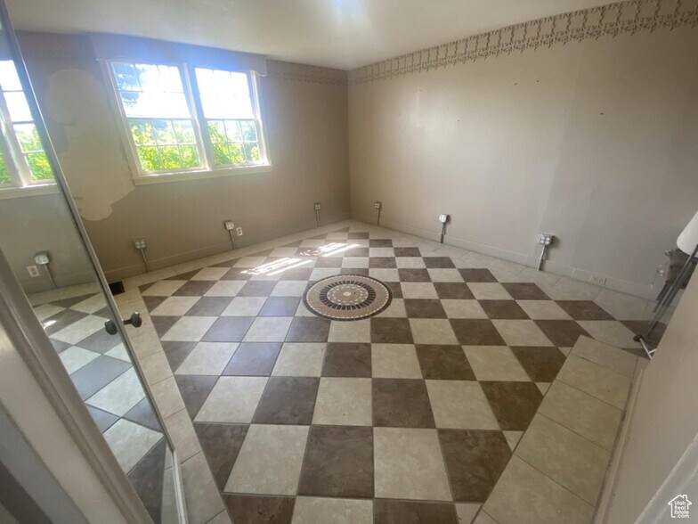 More Photos Of 235 W Main St, Vernal Office For Sale