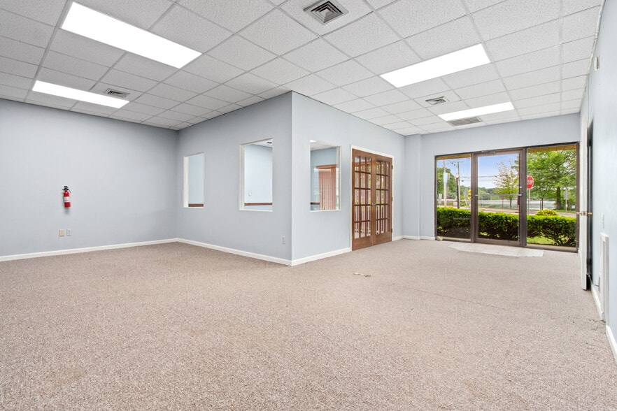 More Photos Of 2 Main St, Netcong Office For Sale