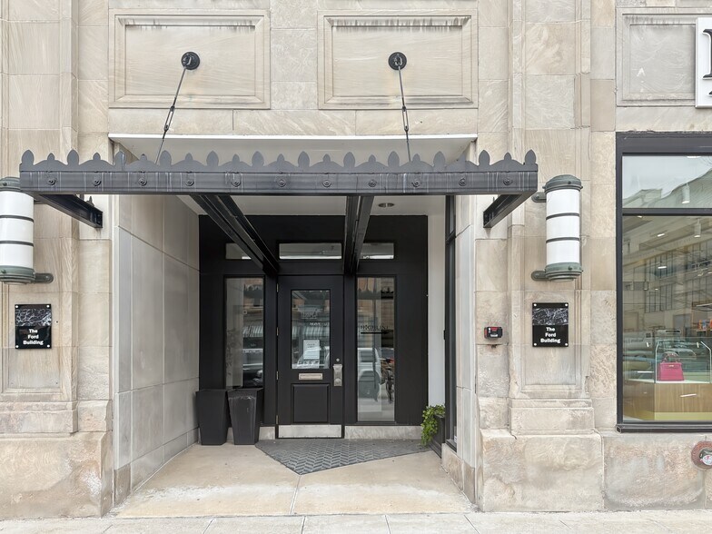 More Photos Of 101-167 N Old Woodward Ave, Birmingham Coworking Space