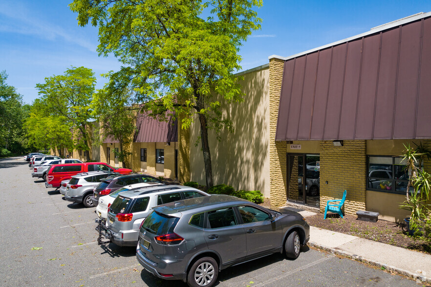 Primary Photo Of 16 Passaic Ave, Fairfield Warehouse For Lease