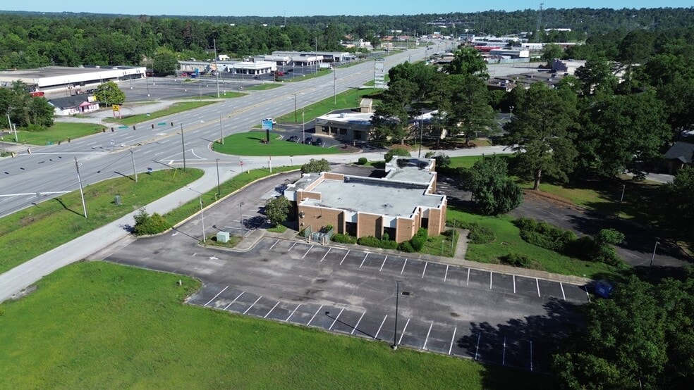 More Photos Of 1749 Gordon Hwy, Augusta Bank For Lease