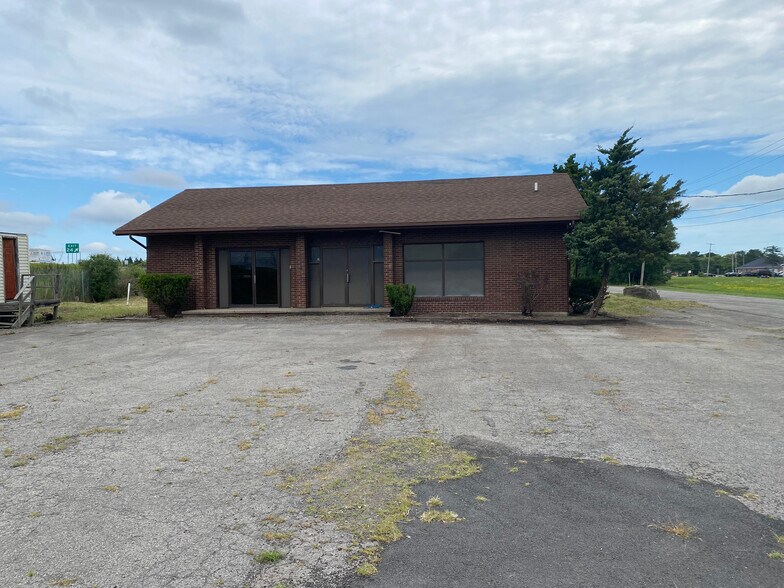 More Photos Of 3909 Witmer Rd, Niagara Falls Freestanding For Lease