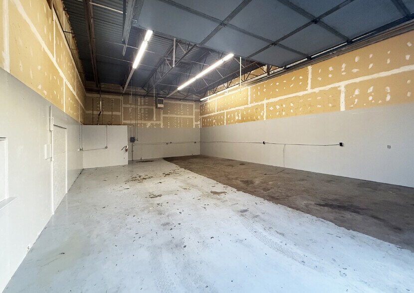 More Photos Of 10001 Southern Ave SE, Albuquerque Industrial For Sale
