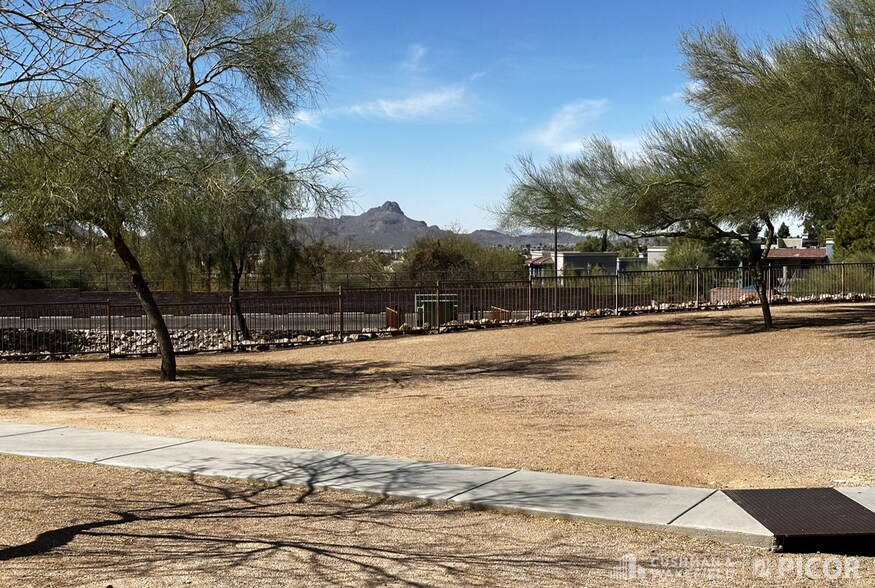 More Photos Of 3067 W Ina Rd, Tucson Office For Lease