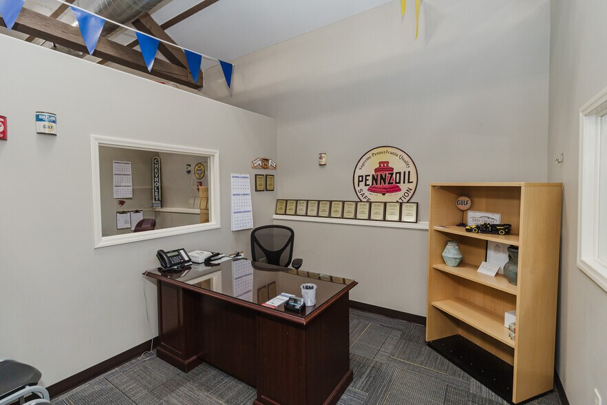 More Photos Of 3101 S Broadway St, Wichita Freestanding For Sale