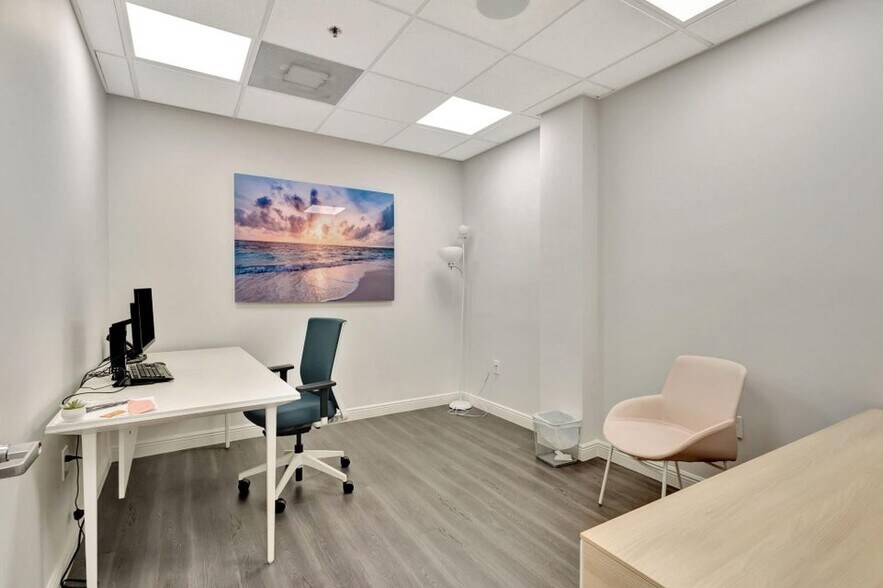 More Photos Of 402 SE 6th Ave, Delray Beach Medical For Sale