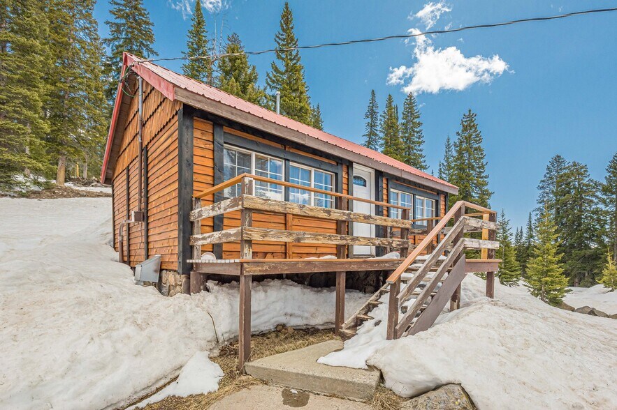 More Photos Of 21221 Baron Lake Dr, Cedaredge Hotel For Sale