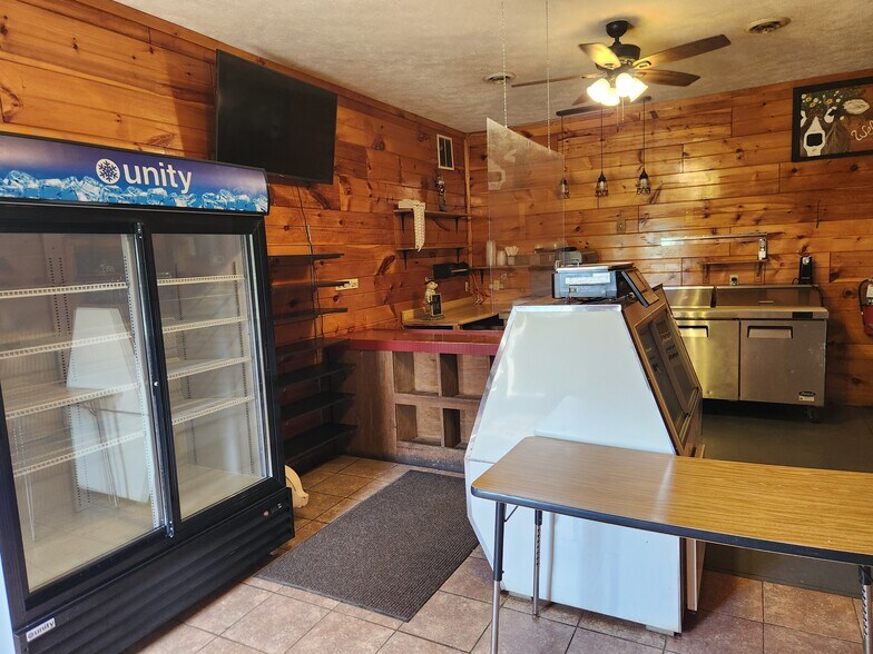 More Photos Of 534 N Eighty Eight Rd, Carmichaels Freestanding For Sale