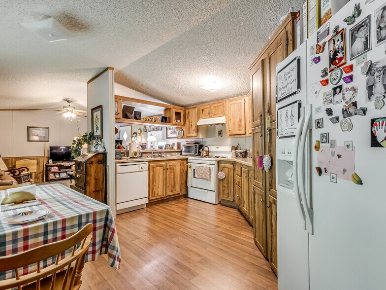 More Photos Of 20843 W Cookson Bend Rd, Cookson Hotel For Sale