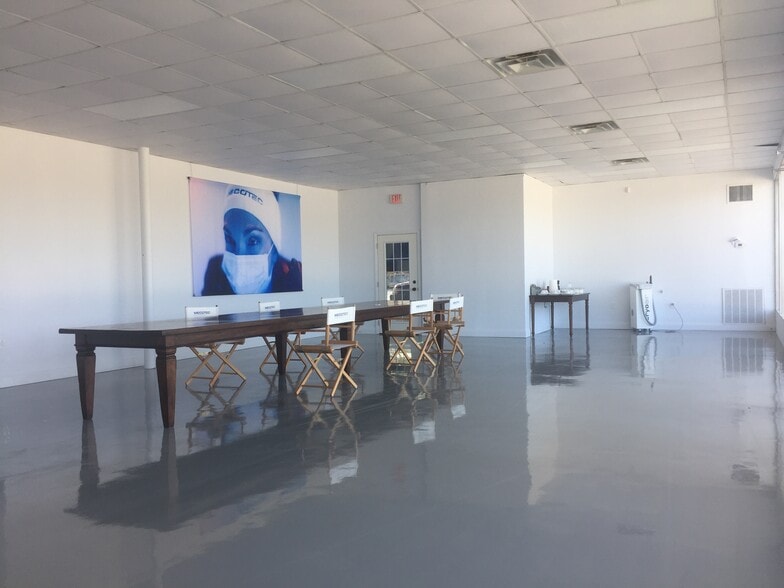 More Photos Of 1007 S Murray Ave, Anderson Light Distribution For Sale