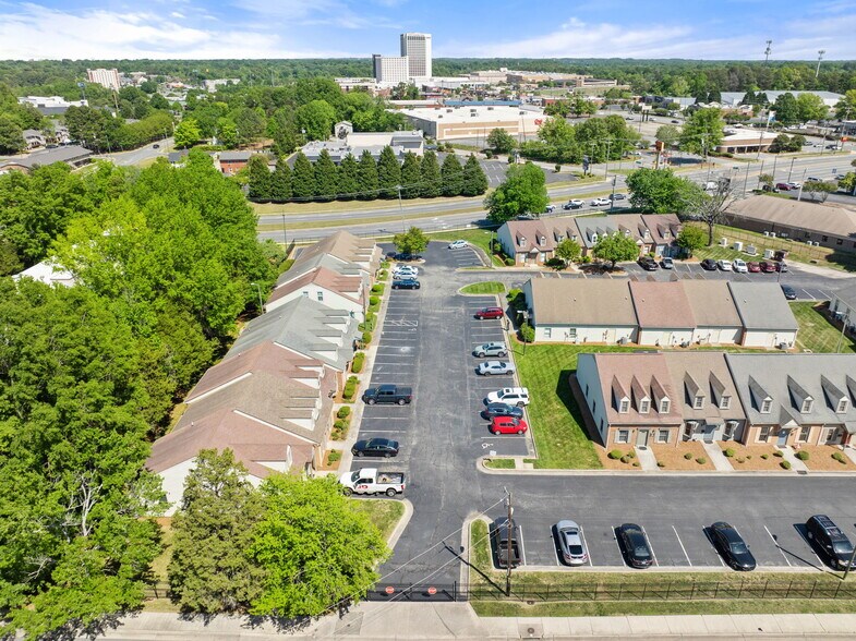 More Photos Of 1919 Boulevard St, Greensboro Office For Sale