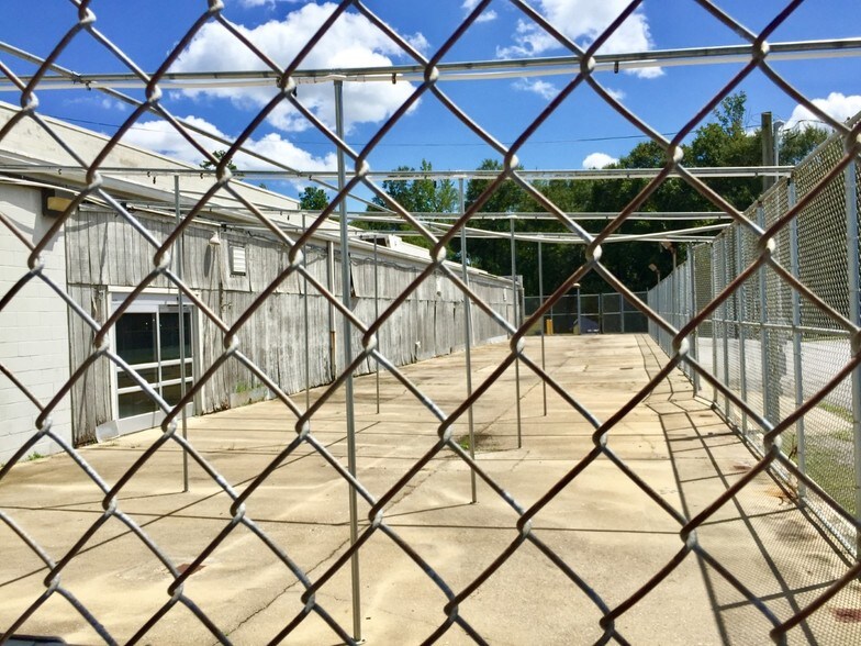 More Photos Of 5600 Milgen Rd, Columbus Storefront For Lease