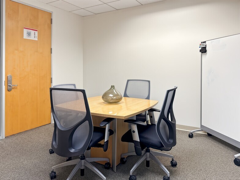 More Photos Of 201 S Biscayne Blvd, Miami Coworking Space