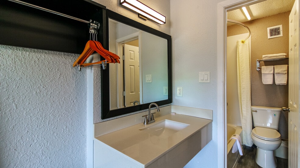 More Photos Of 110 E Highway 6, Alvin Hotel For Sale