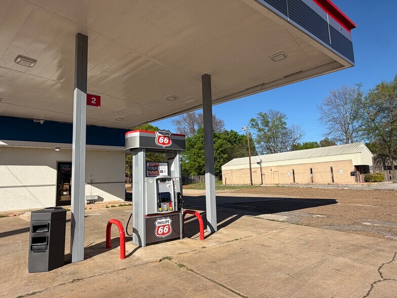 More Photos Of 1708 S Mobberly Ave, Longview Service Station For Sale