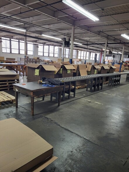 More Photos Of 3113 W 110th St, Cleveland Manufacturing For Sale