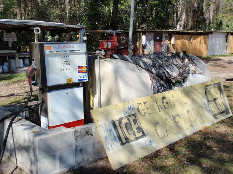 More Photos Of 217 Butler Dr, Satsuma Trailer Camper Park For Sale