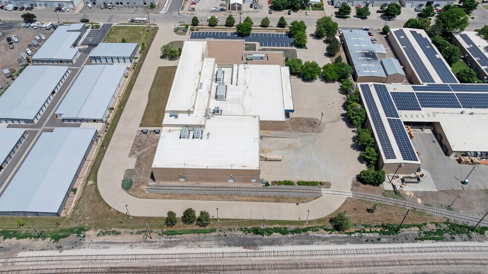 More Photos Of 801 N 2nd St, Berthoud Distribution For Lease