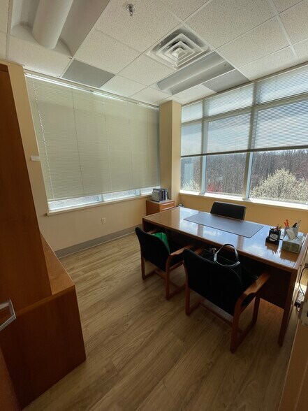 More Photos Of 913 Ridgebrook Rd, Sparks Medical For Sale