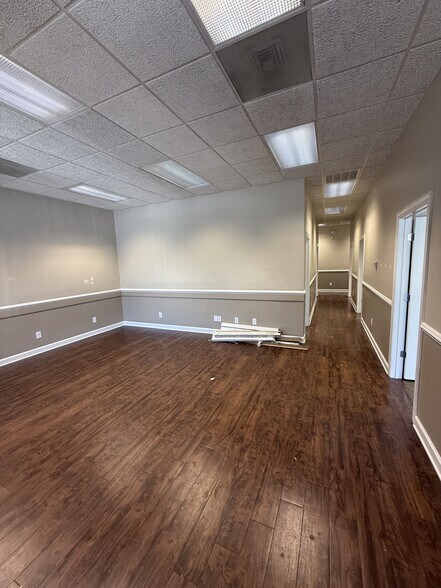 More Photos Of 600 E Main St, Radford Office For Lease