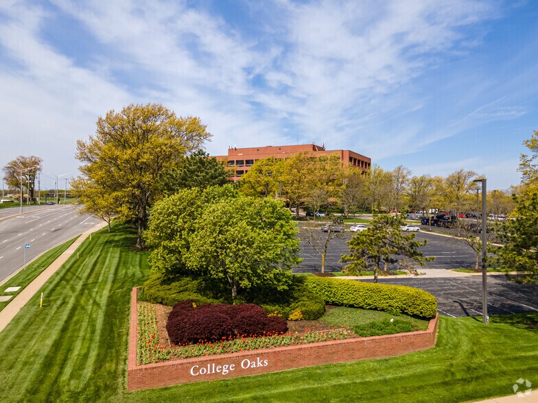 More Photos Of 11880 College Blvd, Overland Park Office For Sale