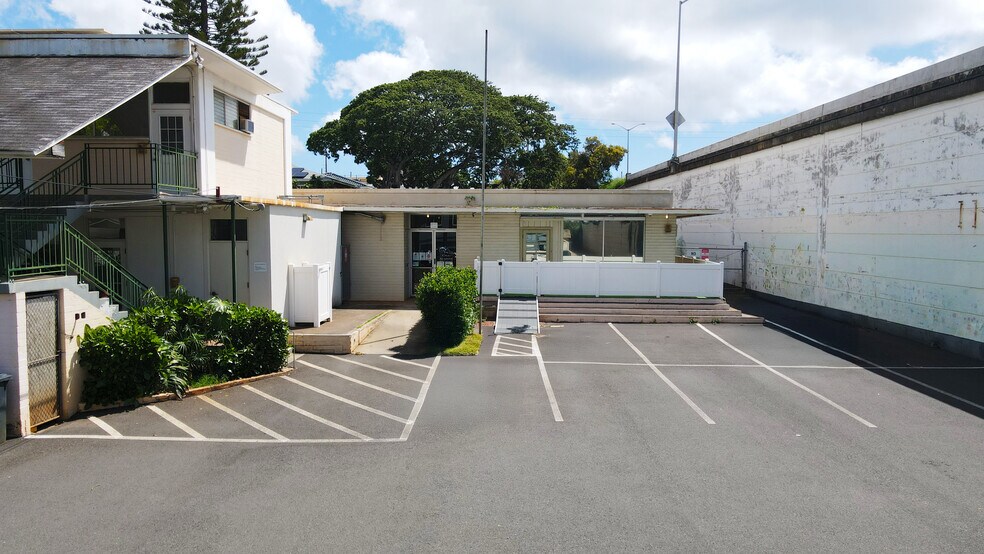 More Photos Of 1041 10th Ave, Honolulu Religious Facility For Lease