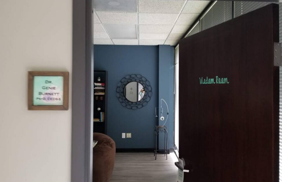 More Photos Of 3305 Breckinridge Blvd, Duluth Light Distribution For Lease