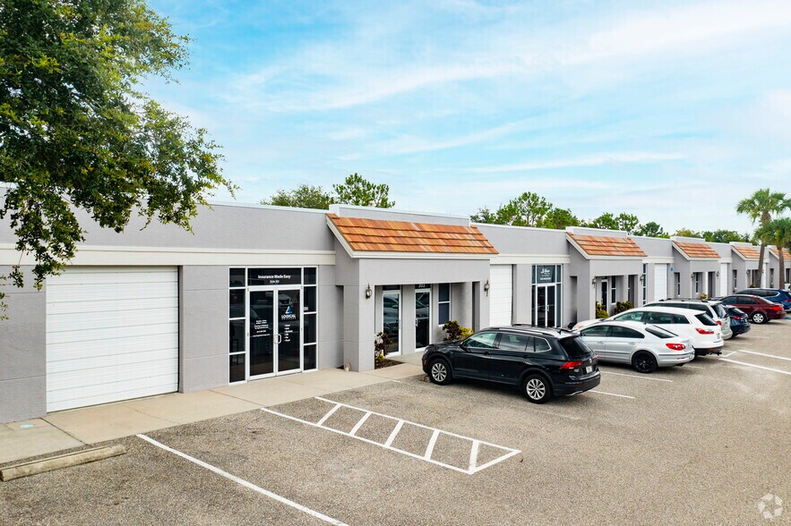 Primary Photo Of 7353 International Pl, Sarasota Light Distribution For Sale