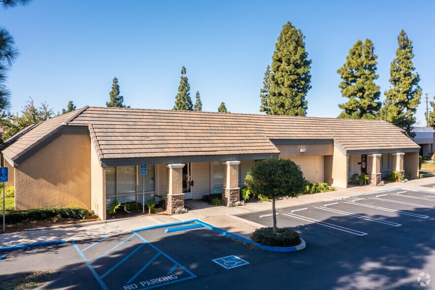 More Photos Of 1516 Brookhollow Dr, Santa Ana Medical For Lease