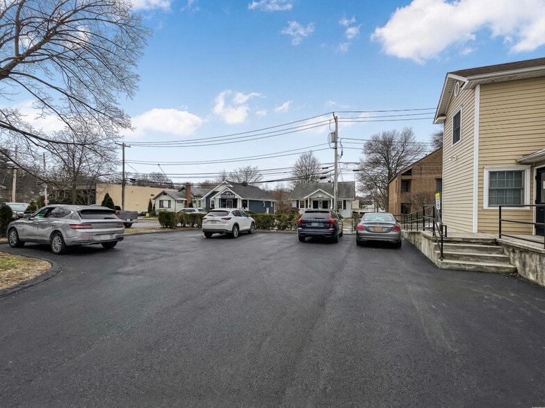 More Photos Of 146 Maple Ave, New City Office For Sale