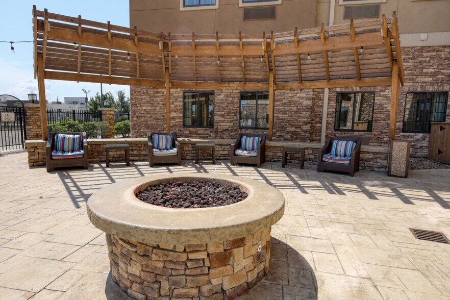 More Photos Of 4819 Canyon Lakes Trace Dr, Humble Hotel For Sale