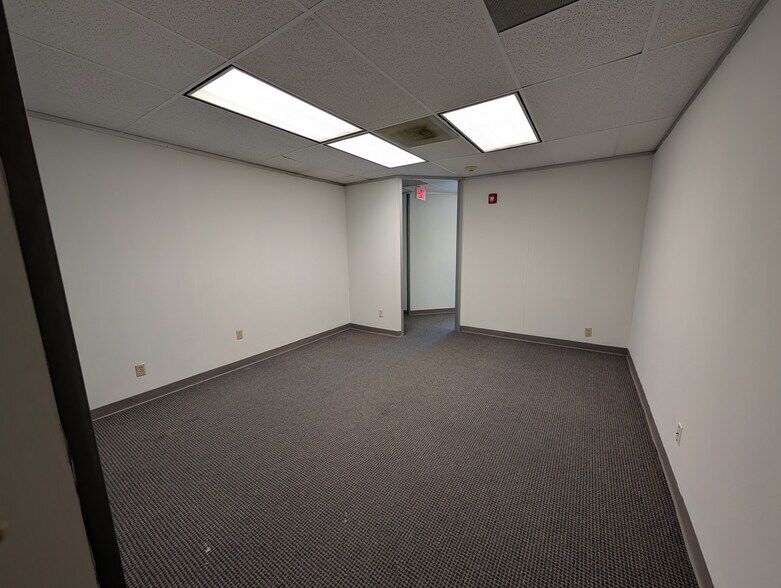More Photos Of 6666 Harwin Dr, Houston Office For Lease