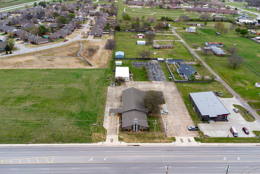 More Photos Of 2833 W Main St, Jenks Religious Facility For Sale