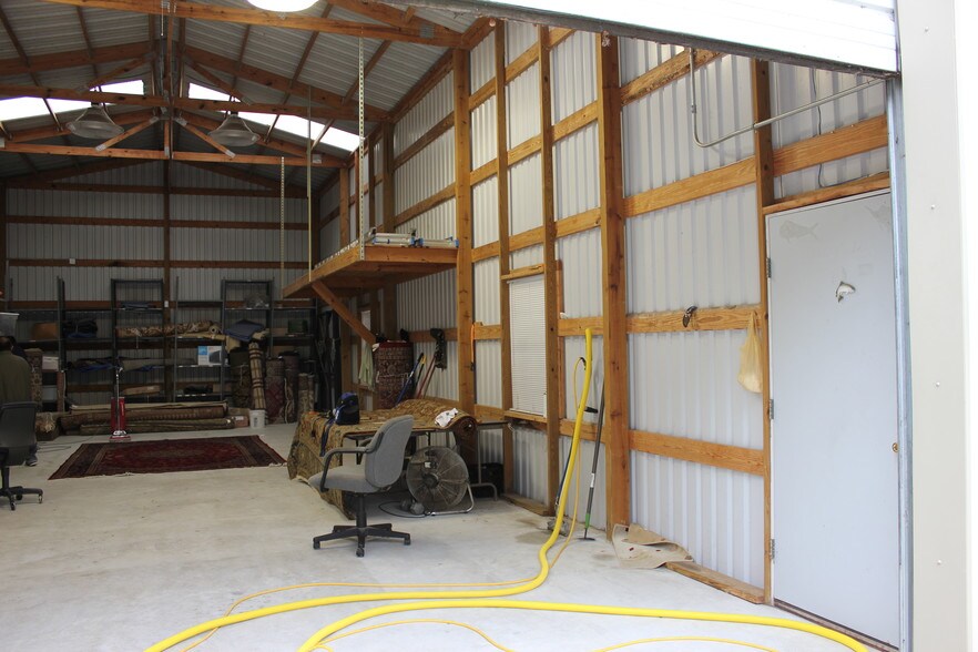 More Photos Of 1115 Chateau Woods Parkway Dr, Conroe Light Manufacturing For Lease