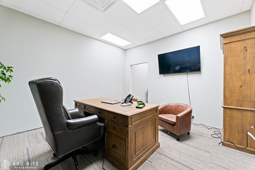 More Photos Of 5820 66th St, Lubbock Storefront Retail Office For Sale