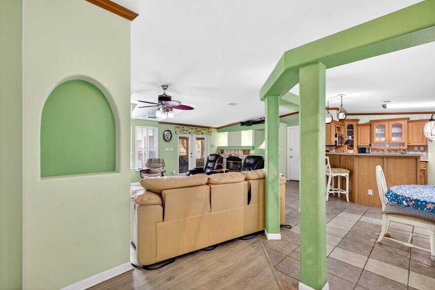 More Photos Of 3308 24th Ave SE, Ruskin Specialty For Sale