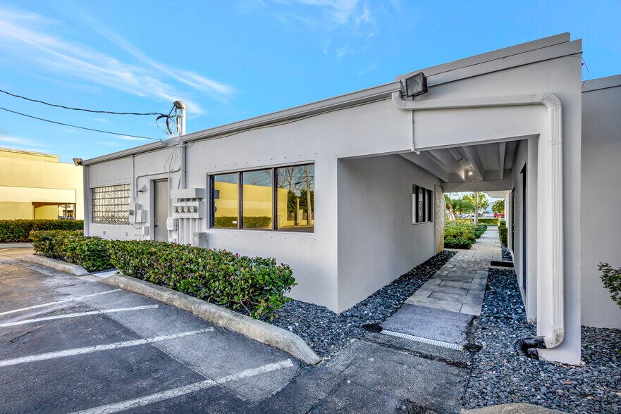 More Photos Of 429 Northlake Blvd, North Palm Beach Medical For Lease