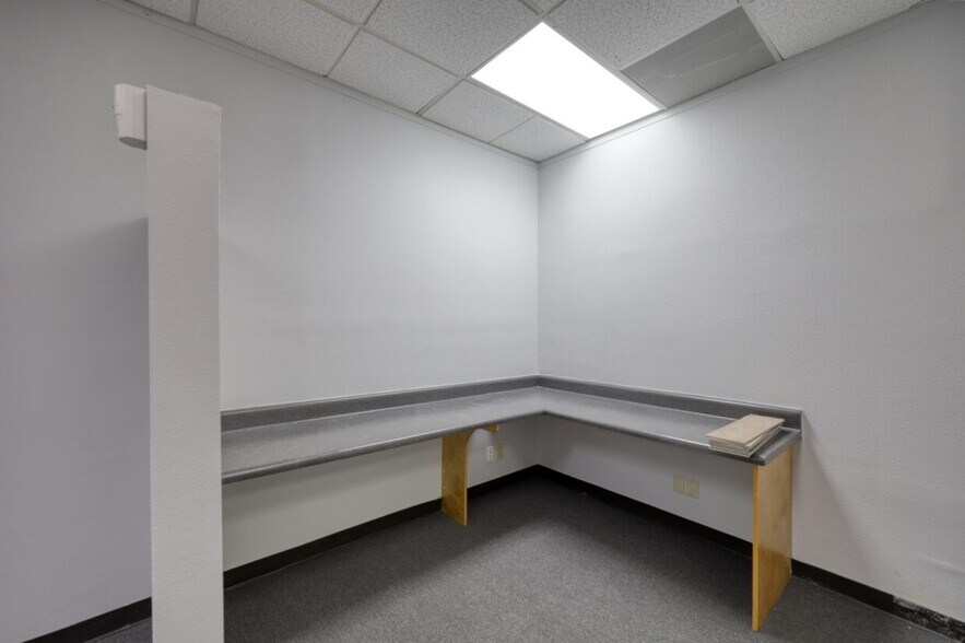 More Photos Of 2929 Mossrock Dr, San Antonio Office For Lease