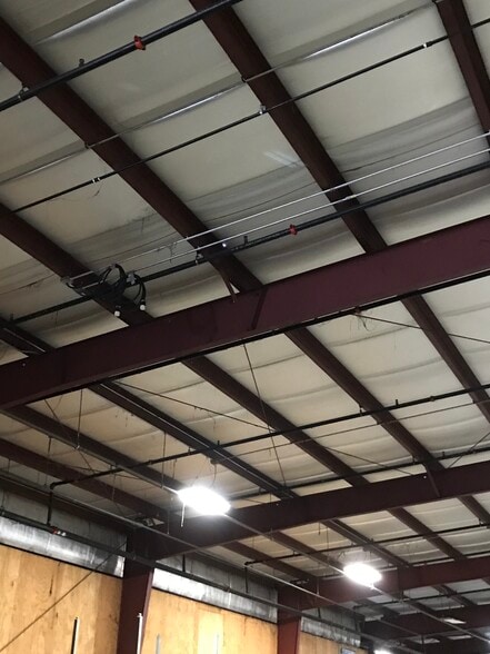 More Photos Of 1250 Taylor, Springfield Distribution For Sale