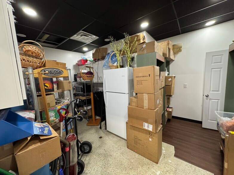 More Photos Of 416 Main St, Point Pleasant Storefront For Sale