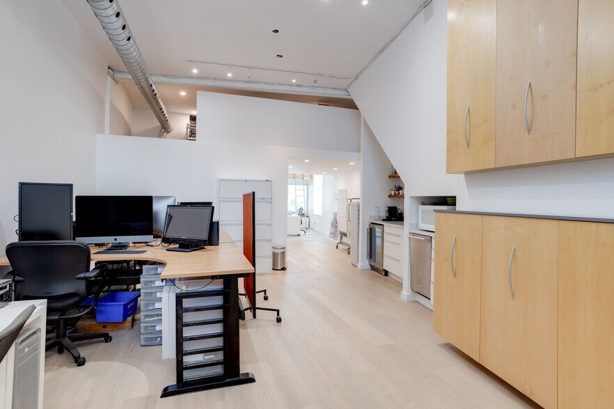 More Photos Of 115 Walnut Ave, Toronto Office For Sale