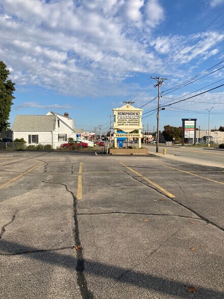 More Photos Of 10 Newport Ave, Pawtucket Freestanding For Lease